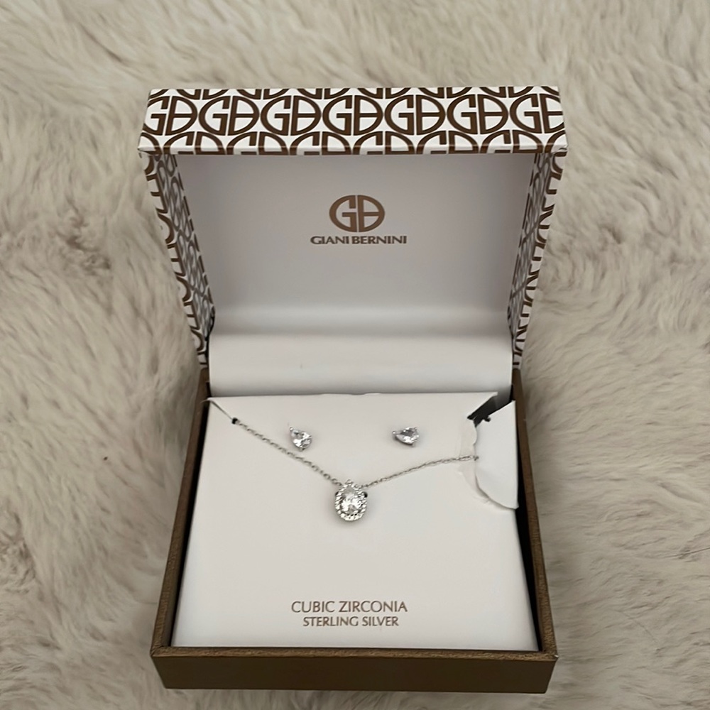 New Giant Bernini Necklace/Earrings Set